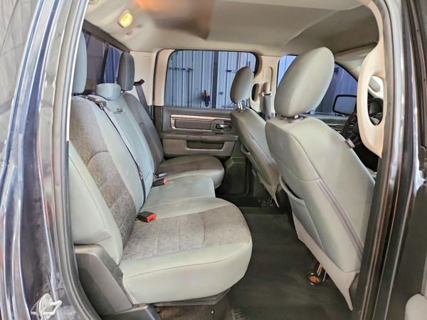 2018 RAM 1500 SLT CREW CAB 4X4