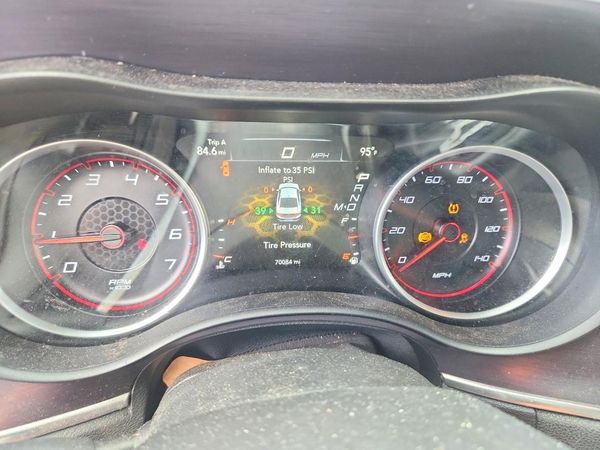 2016 DODGE CHARGER SE
