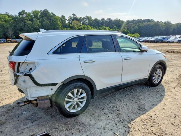 2017 KIA SORENTO L, LX