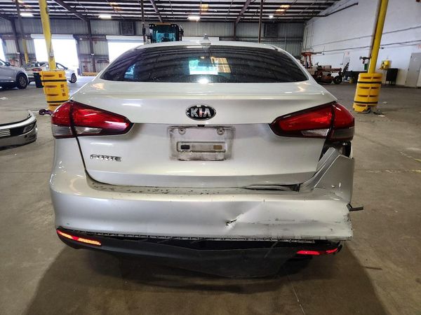 2017 KIA FORTE EX