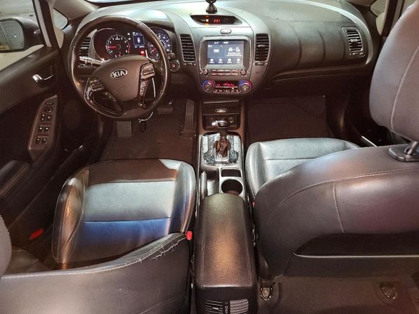 2017 KIA FORTE EX