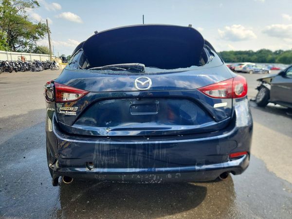 2017 MAZDA 3 Touring — DIRR