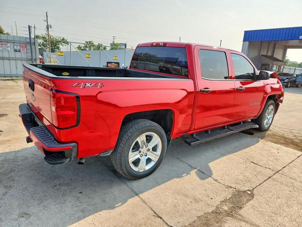 2018 CHEVROLET SILVERADO Custom