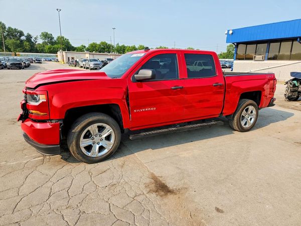 2018 CHEVROLET SILVERADO Custom