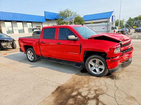 2018 CHEVROLET SILVERADO Custom