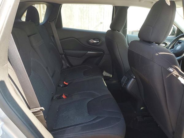 2019 JEEP CHEROKEE LATITUDE 4X4