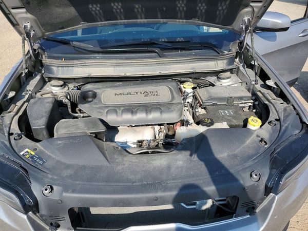 2019 JEEP CHEROKEE LATITUDE 4X4
