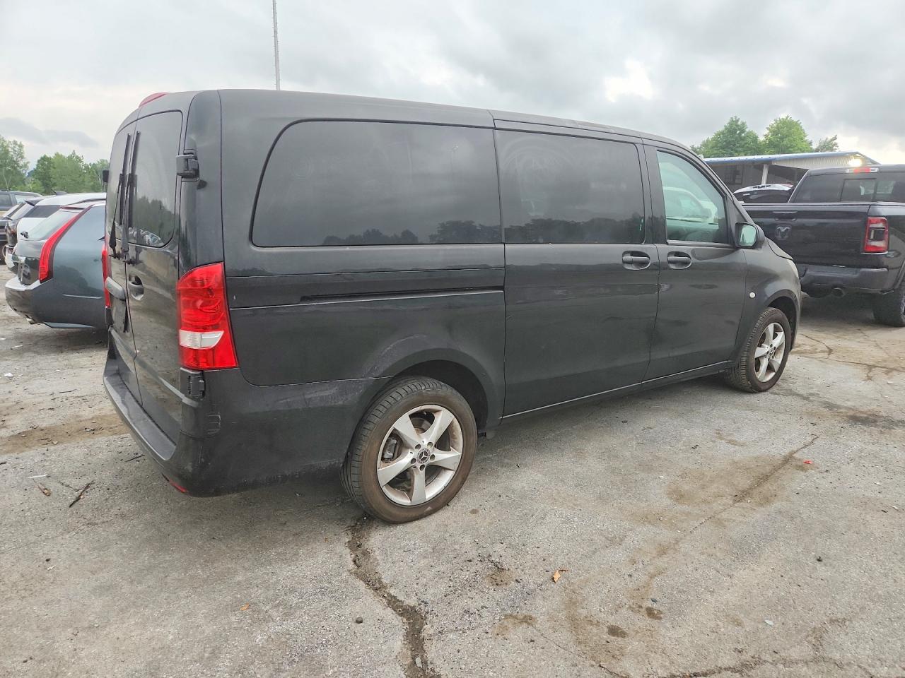 2018 MERCEDES-BENZ METRIS