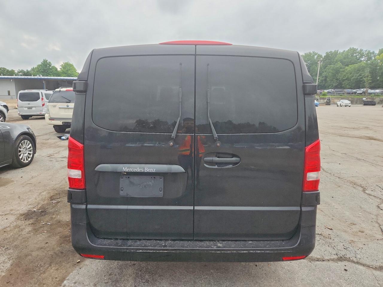 2018 MERCEDES-BENZ METRIS