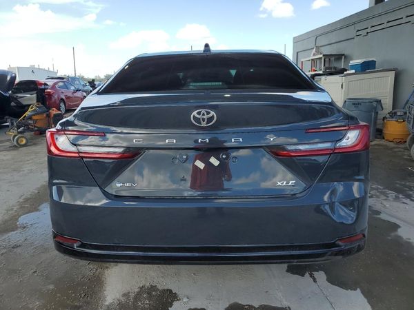 2025 TOYOTA CAMRY