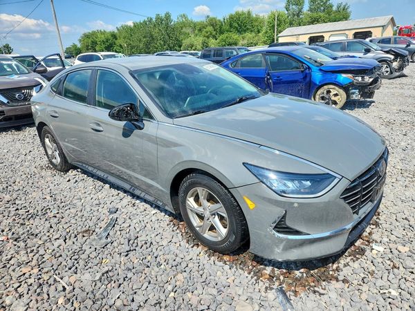 2022 HYUNDAI SONATA SE