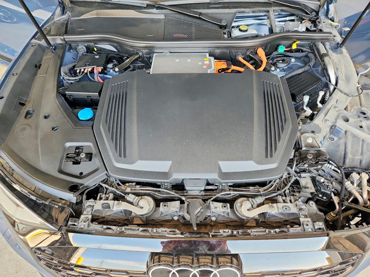 2024 AUDI Q8 E-TRON quattro Premium Plus