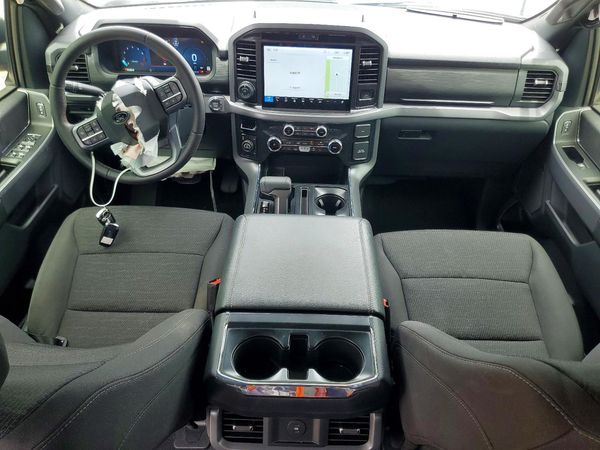 2025 FORD F150 XLT
