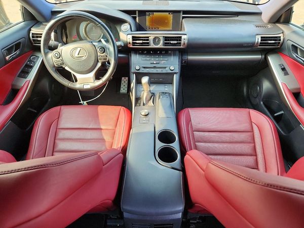 2016 LEXUS IS