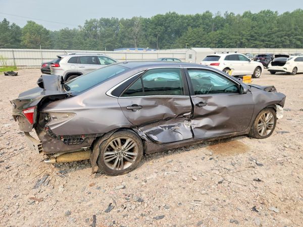 2016 TOYOTA CAMRY