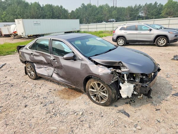2016 TOYOTA CAMRY
