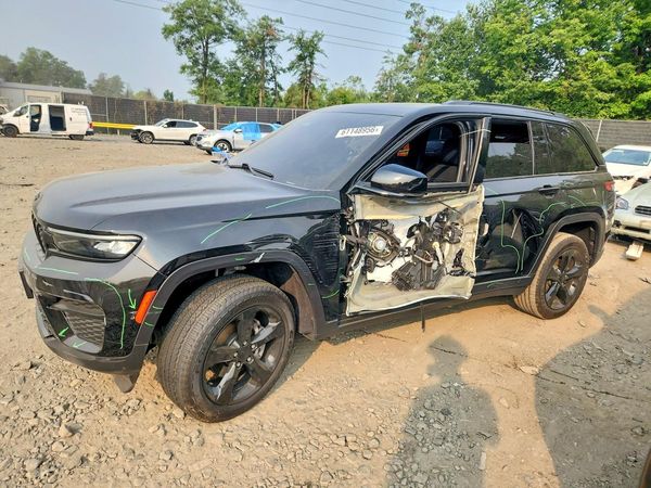 2023 JEEP GRAND CHEROKEE Laredo, Altitude