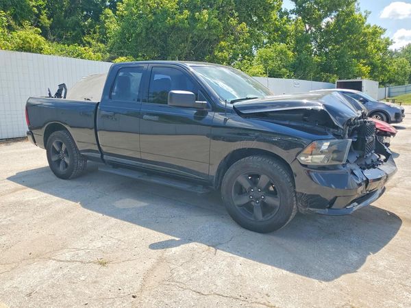 2015 RAM 1500 ST QUAD CAB 4X2