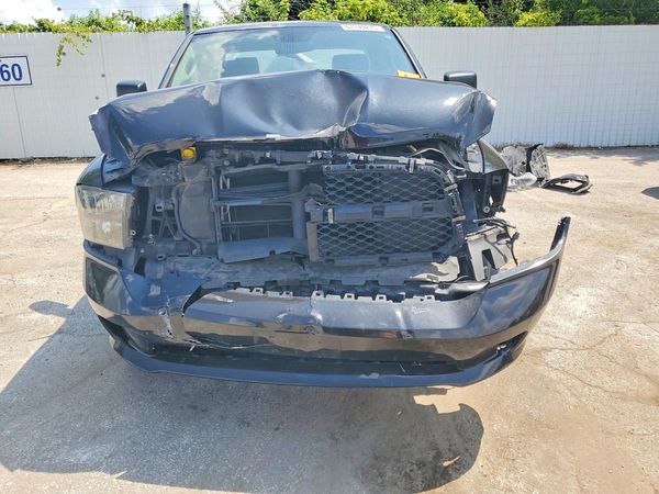 2015 RAM 1500 ST QUAD CAB 4X2