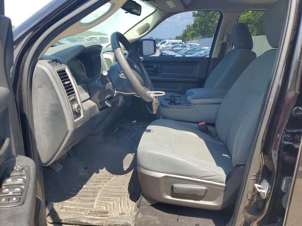 2015 RAM 1500 ST QUAD CAB 4X2