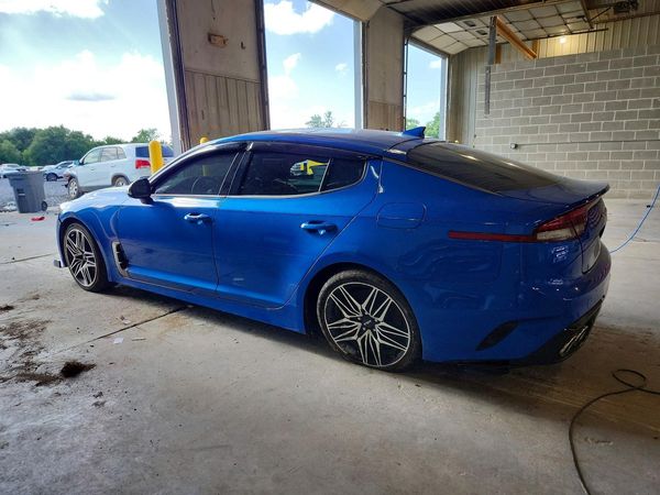 2022 KIA STINGER