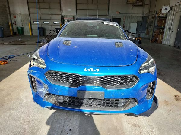 2022 KIA STINGER