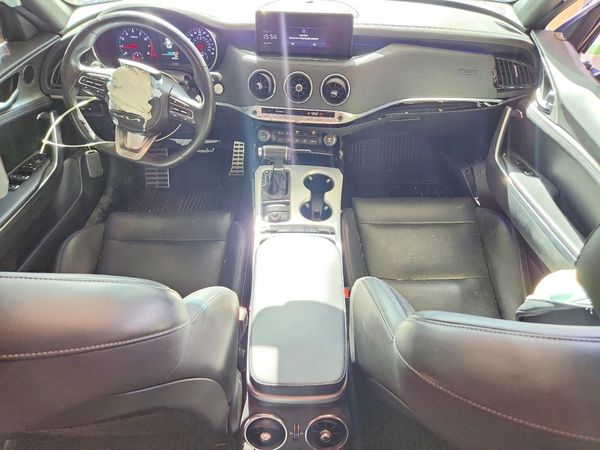 2022 KIA STINGER