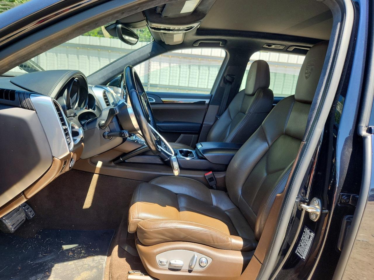 2017 PORSCHE CAYENNE Base, S