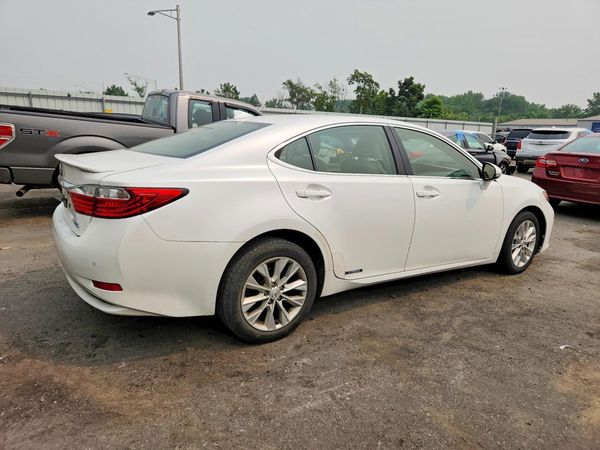 2015 LEXUS ES 300h