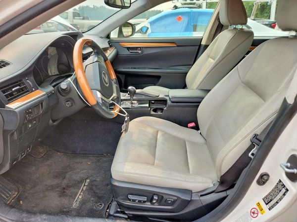2015 LEXUS ES 300h