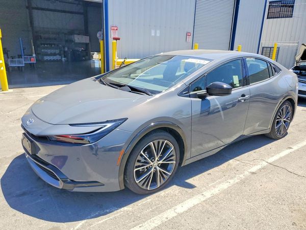 2025 TOYOTA PRIUS