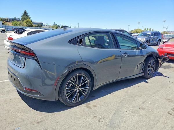 2025 TOYOTA PRIUS