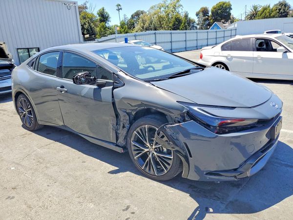 2025 TOYOTA PRIUS