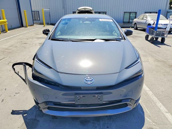 2025 TOYOTA PRIUS