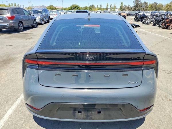 2025 TOYOTA PRIUS
