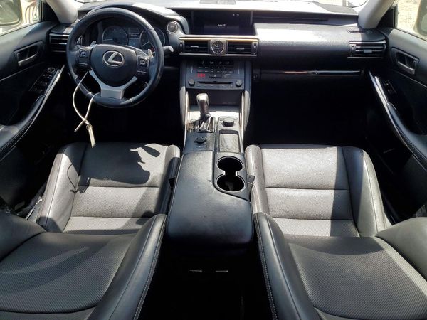 2019 LEXUS IS 300