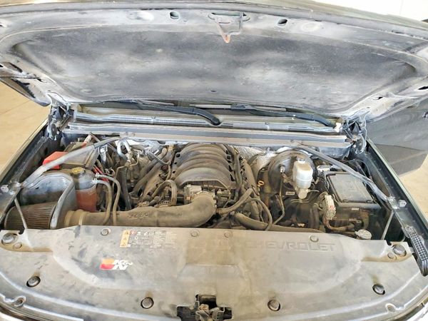 2017 CHEVROLET TAHOE LS — Engine bay