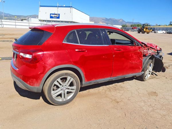 2016 MERCEDES-BENZ GLA GLA250-4M