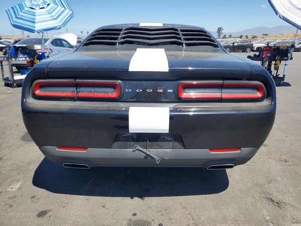 2016 DODGE CHALLENGER SXT