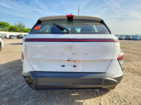 2026 HYUNDAI KONA SE