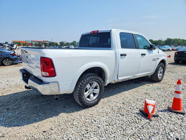 2018 RAM 1500 SLT