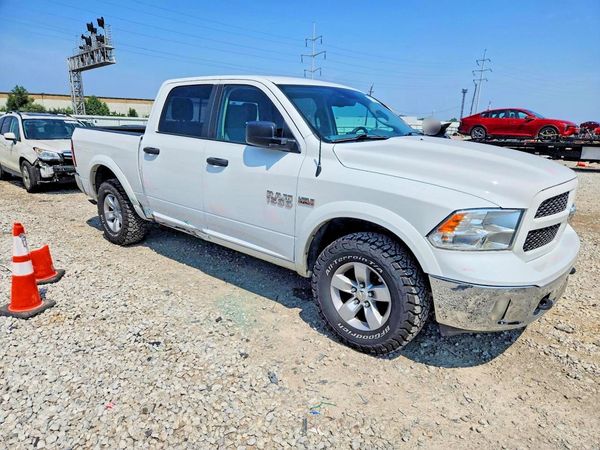2018 RAM 1500 SLT