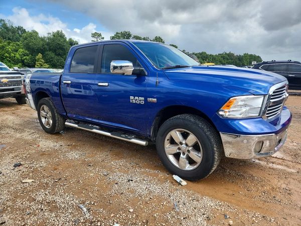 2017 RAM 1500 SLT CREW CAB 4X2