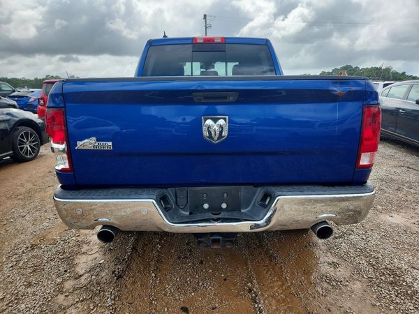 2017 RAM 1500 SLT CREW CAB 4X2