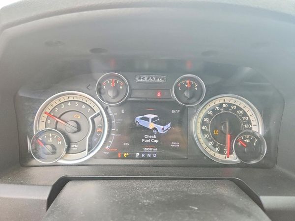 2017 RAM 1500 SLT CREW CAB 4X2