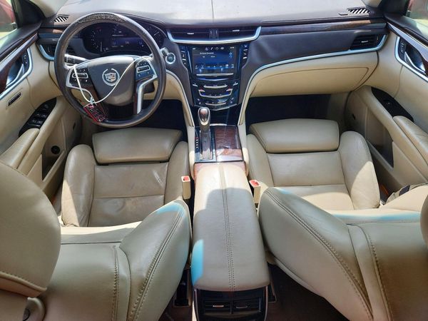 2013 CADILLAC XTS Luxury
