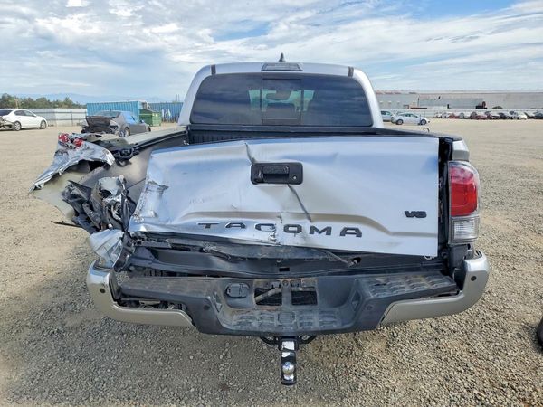2022 TOYOTA TACOMA SR5