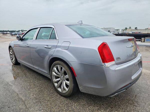 2018 CHRYSLER 300