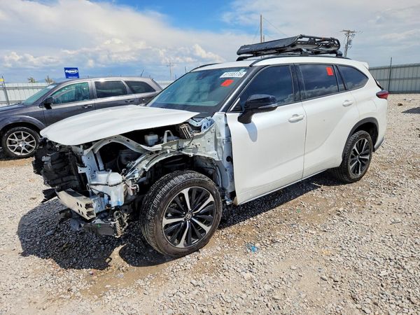 2021 TOYOTA HIGHLANDER XSE Nav & JBL