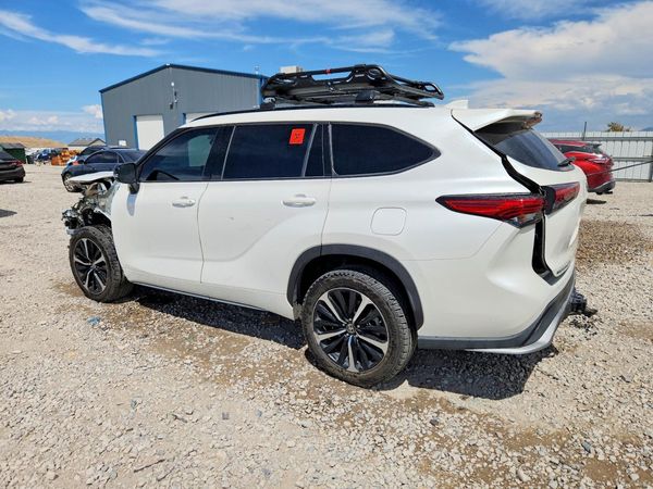 2021 TOYOTA HIGHLANDER XSE Nav & JBL